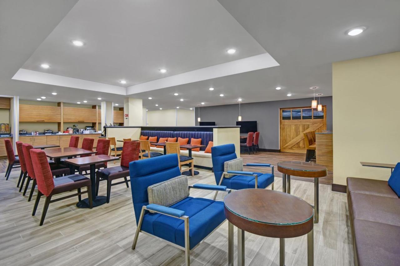 Towneplace Suites By Marriott Grand Rapids ワイオミング エクステリア 写真